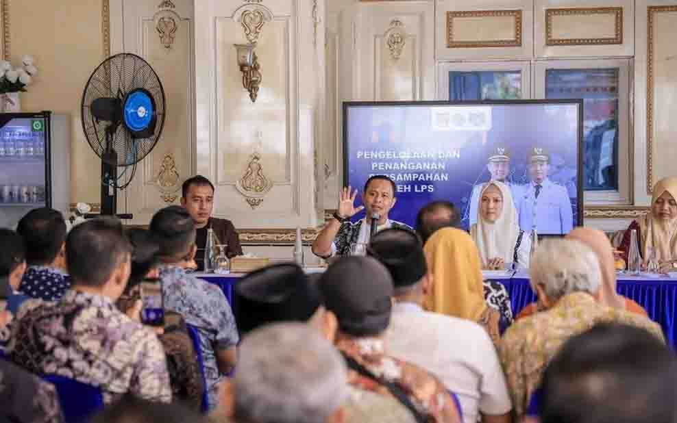 Agung Nugroho Berikan Apresiasi pada 30 Lembaga Pengelola Sampah Terbaik di Pekanbaru