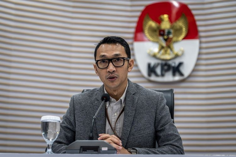 KPK Buru Bupati dan Sekda Kuantan Singingi, Budi Prasetyo: Segera Serahkan Diri