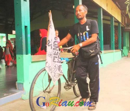 Simak, Keunikan Sepeda Pak Samsudin, Pendongeng yang Keliling Indonesia dengan Ontelnya