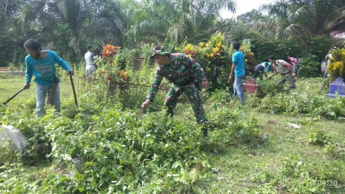 TNI Giat Aksi Padat Karya di Desa Pulau Terap