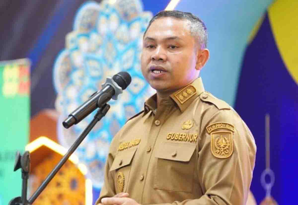 Seragam Gratis Riau Cair Setelah APBD-P, Satu Stel Putih Abu-abu untuk Siswa Baru