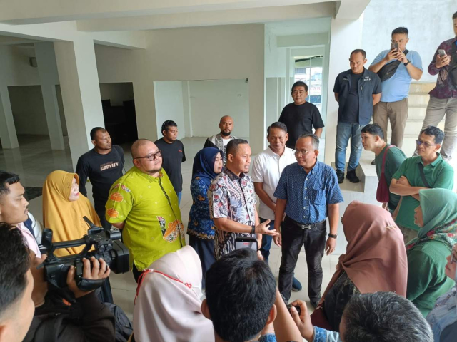 Proyek Pasar Bawah Pekanbaru Mangkrak, Wako Agung Ancam Putus Kontrak Pengelola