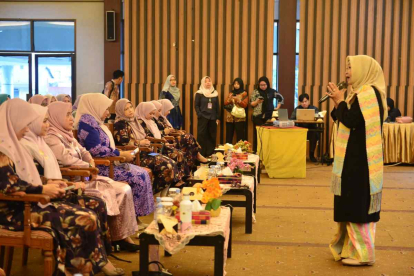 GoRiau Lestarikan Identitas Budaya, DWP Riau Edukasi Tata Cara Berpakaian Melayu di Pekanbaru