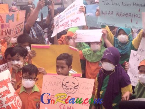 Pasca Kembalinya Asap, Gubernur Riau Belum Ada Instruksi Meliburkan Sekolah