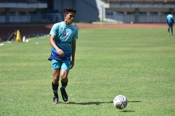 Pelatih Persib Bandung Rekrut Dua Pemain Junior