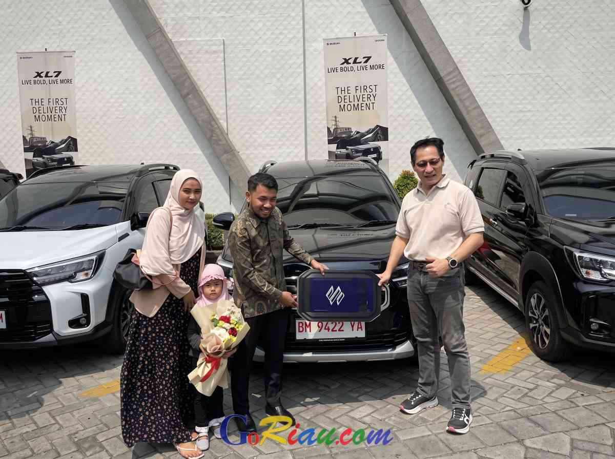 Harga OTR Riau Mulai Rp296 Juta, Konsumen Terima Unit Perdana Suzuki XL7