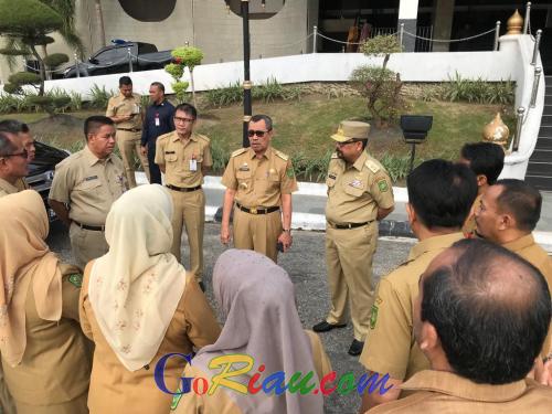 Gubri Syamsuar Ingatkan Kepala OPD Berikan Sanksi Tegas Bagi ASN dan THL yang Terlambat