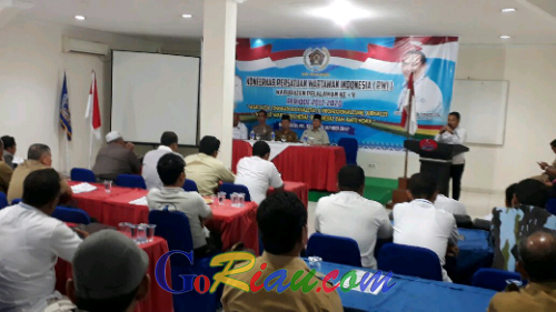 Buka Konferkab ke-5 PWI Pelalawan, Ini Harapan Wabup Zardewan