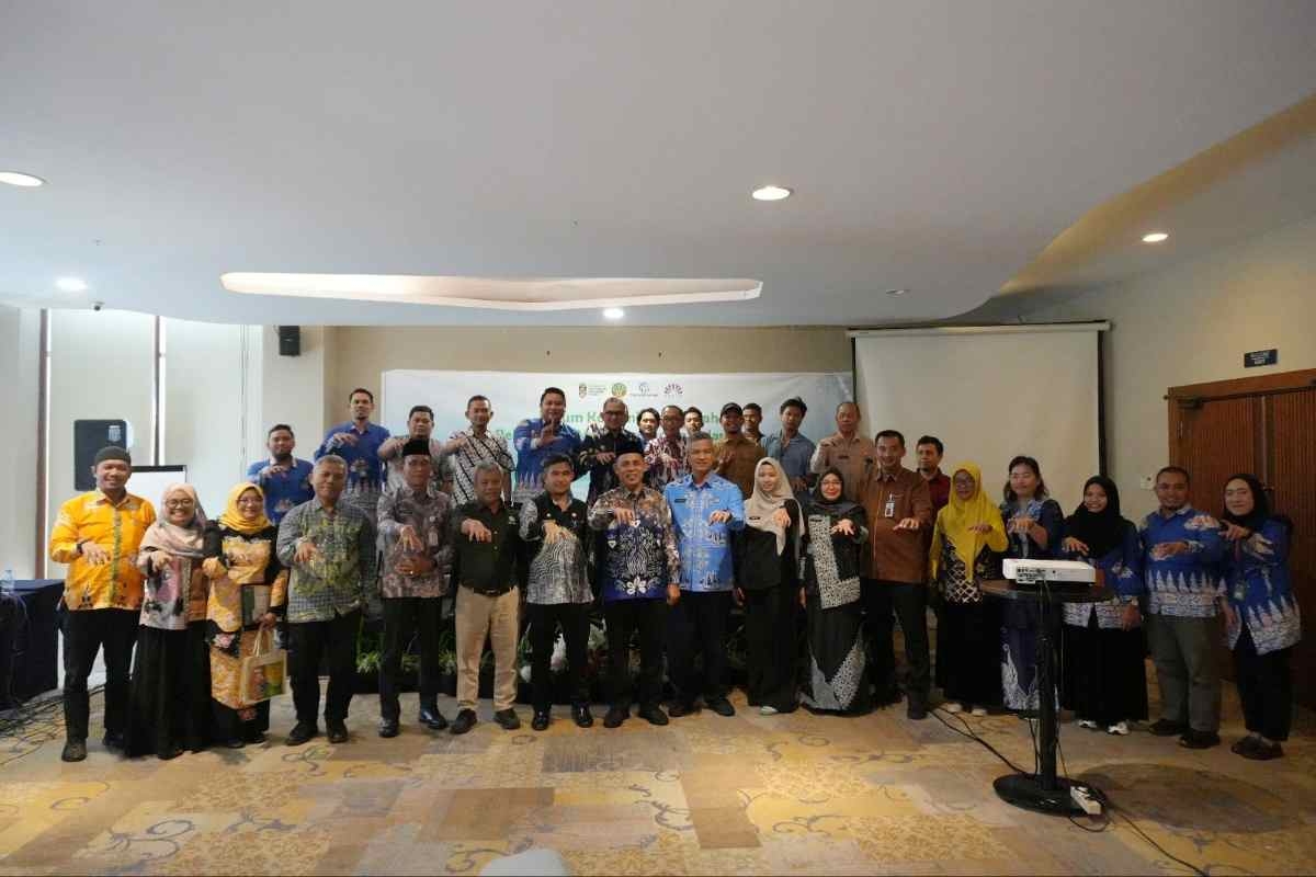 Atasi Penebangan Liar Mangrove di Riau, Proyek M4CR Latih Warga Pesisir Budidaya Kepiting