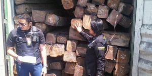 GoRiau 350 Orang di Kampar Cegat dan Sandera Mobil Polisi