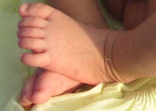 Sadis, Baru Mengenyam Dunia, Bayi Malang Ini Dibuang Orang Tuanya