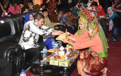 Hadiri Malam Kesenian dan Hiburan Rakyat di Duri, Amril Mukminin: Keragaman Budaya Menyatukan Antar Sesama
