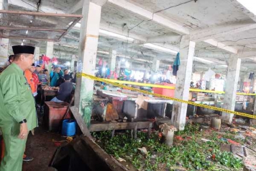 Kunjungi Pasar Terapung Tembilahan, Wabup Inhil Sebut Akan Segera Relokasi Pedagang ke Tempat yang Lebih Aman