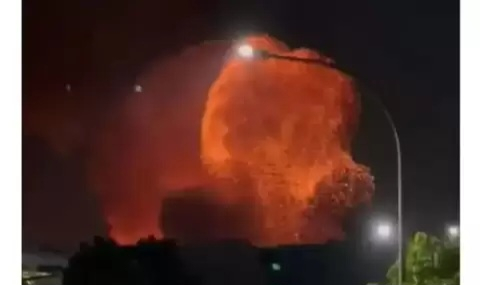 Gudang Amunisi Kodam Jaya Terbakar dan Meledak, Rumah Warga Rusak, Granat Berserakan di Jalan