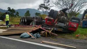 GoRiau Ibu Hamil Tewas Setelah Terlempar ke Luar Truk, Bayinya Ditemukan Selamat dengan Tali Pusar Masih Menempel