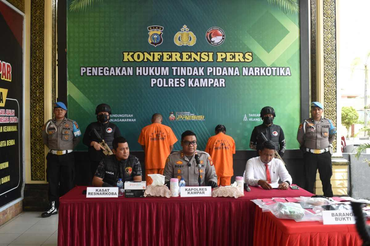 Bawa 1 Kg Sabu di Kampar Riau, Mobil Debt Collector dan Residivis Wanita Ditembaki Polisi karena Berusaha Kabur