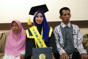 GoRiau Inspiratif, Meski Ayah dan Ibunya Tunanetra, Retno Puji Astuti Lulus Cumlaude dengan IPK 3,72