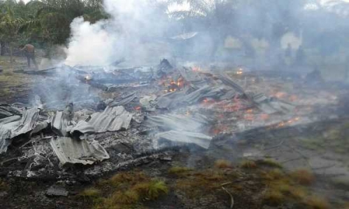 Disambar Petir, Rumah Warga di Teluk Meranti Ludes Terbakar