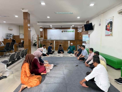 BRK Syariah Duri Sudirman Perkuat Budaya Kerja Islami melalui Pembinaan Rohani Pegawai