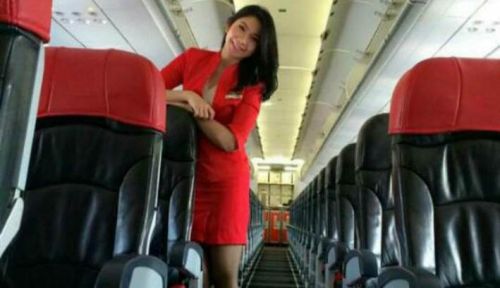 Jenazah Berbaju Pramugari AirAsia Diduga Khairunisa