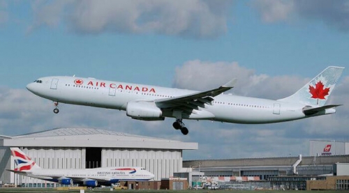 Kaleng Minuman dan Selimut Beterbangan dalam Pesawat Air Canada Akibat Guncangan Hebat, 332 Penumpang Ketakutan, 21 Terluka