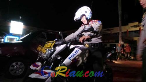 Mendadak! Kapolda Riau Irjen Zulkarnain Patroli Tahun Baru 2017 Pakai Motor Sport 200 CC, Ikut Macet-macetan Tanpa Pengawalan Khusus