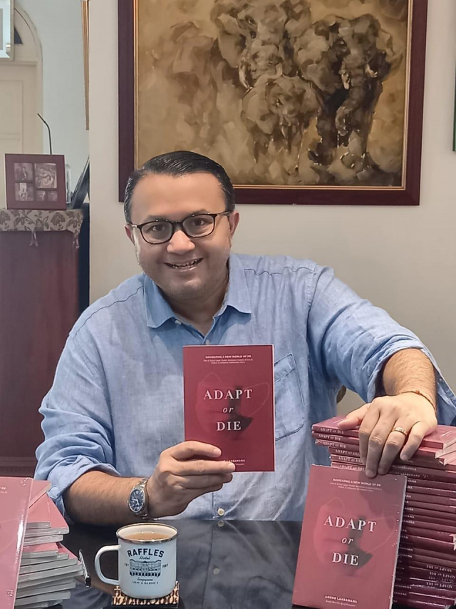 Buku PR Adapt or Die; Humas Harus Adaftif Jika Tidak Ingin Lenyap