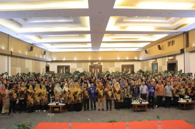 UIN Sultan Syarif Kasim Riau Kukuhkan 384 Guru Profesional, Rektor Tekankan Pentingnya Dedikasi dan Integritas