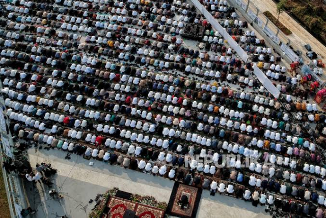 GoRiau Belasan ribu umat Islam Shalat