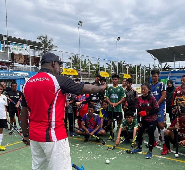 GoRiau Bersama pemain muda hockey Ind