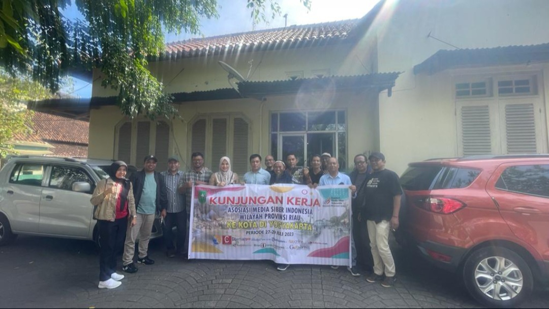 GoRiau Pengurus AMSI Riau foto bersam