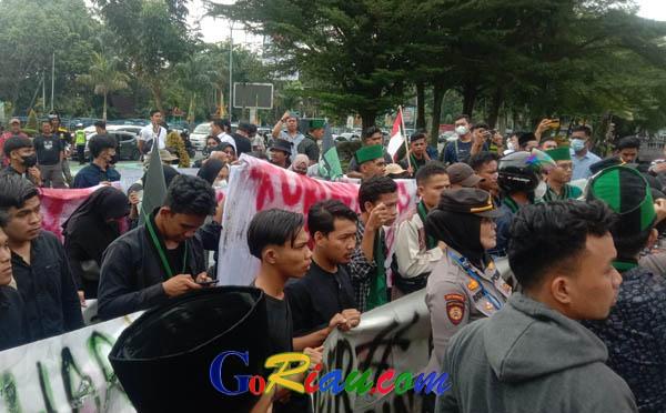 GoRiau Demo Himpunan Mahasiswa Islam