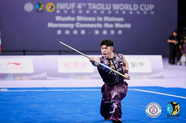GoRiau Terrence Tjahyadi meraih perak