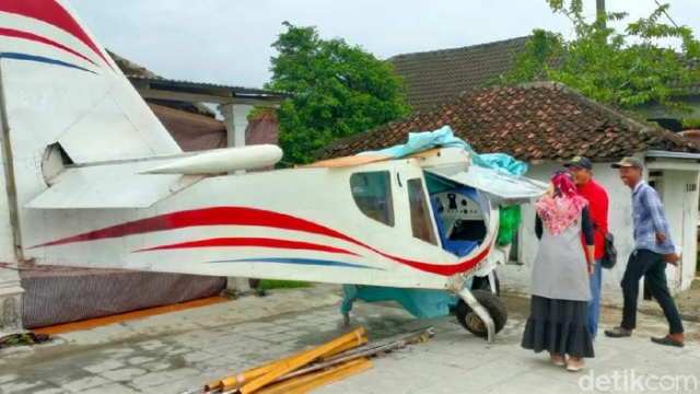 GoRiau Pesawat hasil rakitan Suyanto.