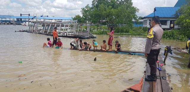 GoRiau Sejumlah anak-anak yang berena