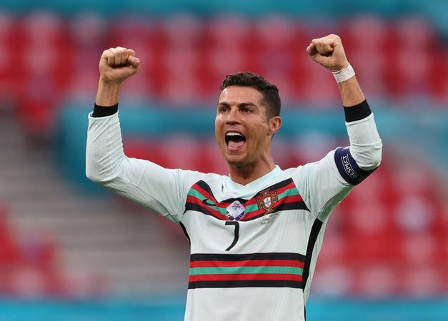 GoRiau Cristiano Ronaldo usai menceta