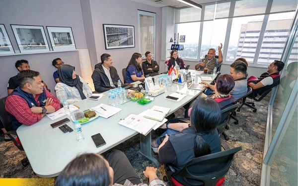 GoRiau Saat memimpin rapat persiapan 